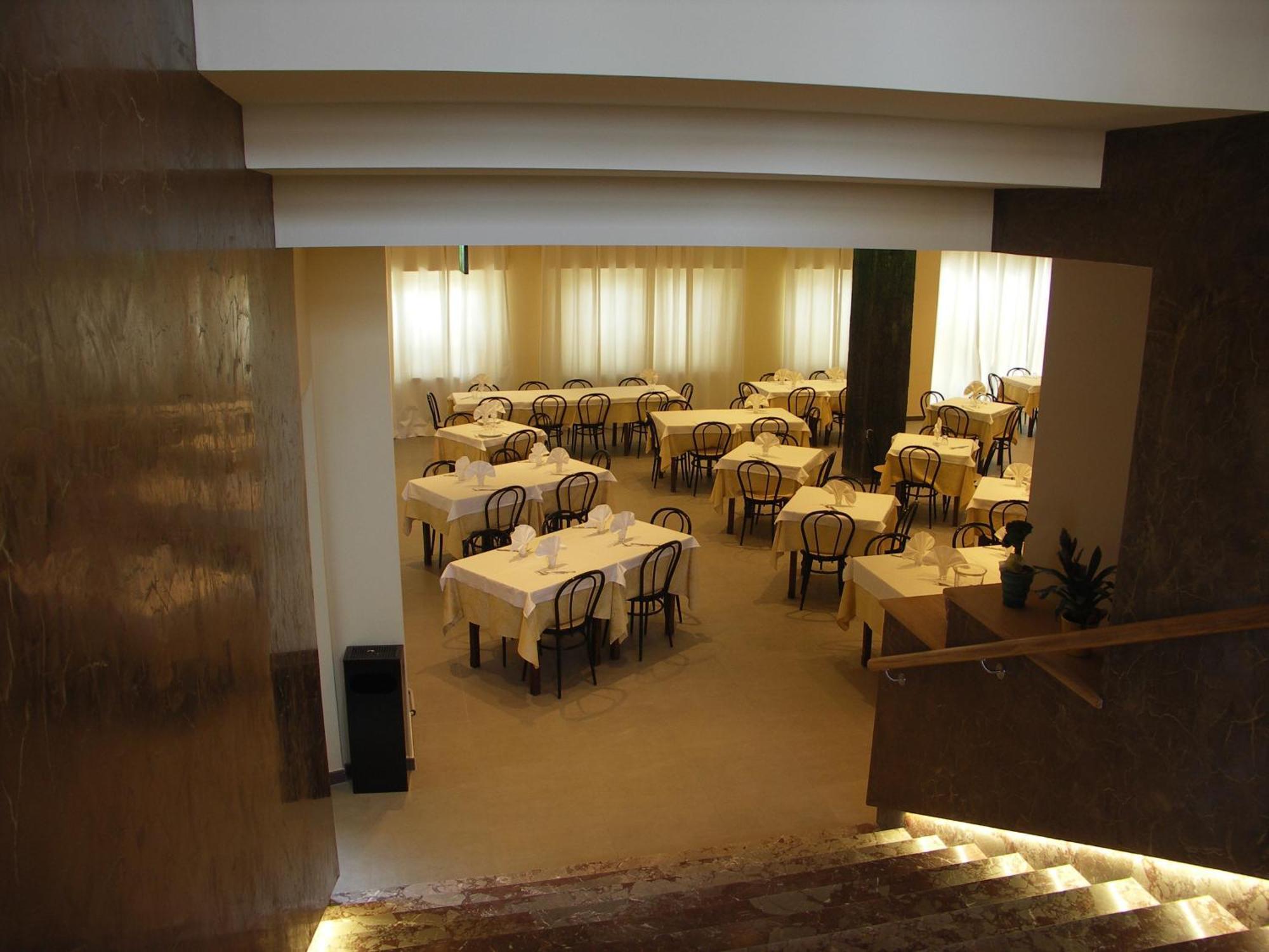 Hotel La Rosa Dei Venti Monte San Giusto Bagian luar foto